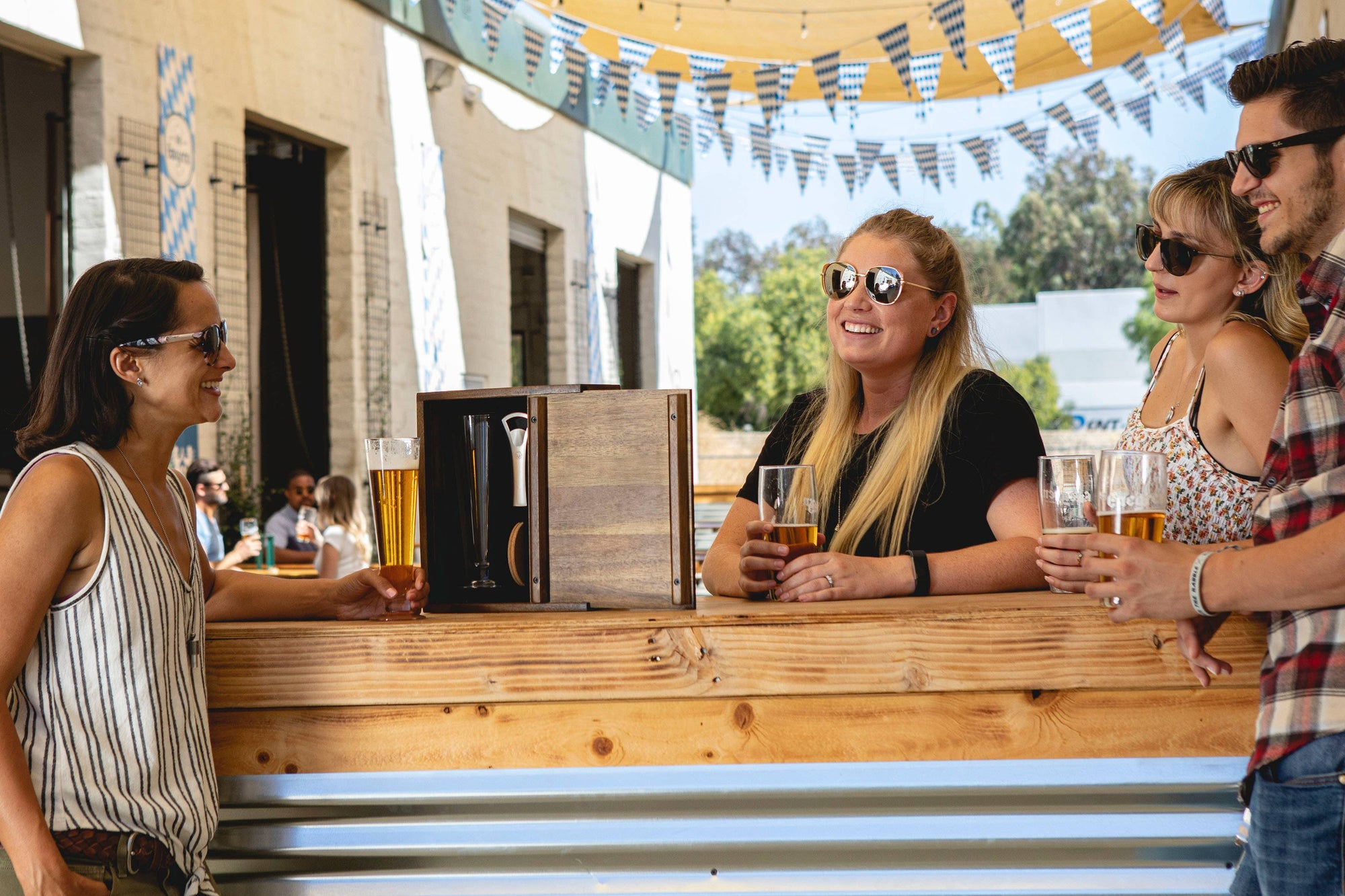 Florida Gators Pilsner Beer Glass Gift Set: Acacia Wood